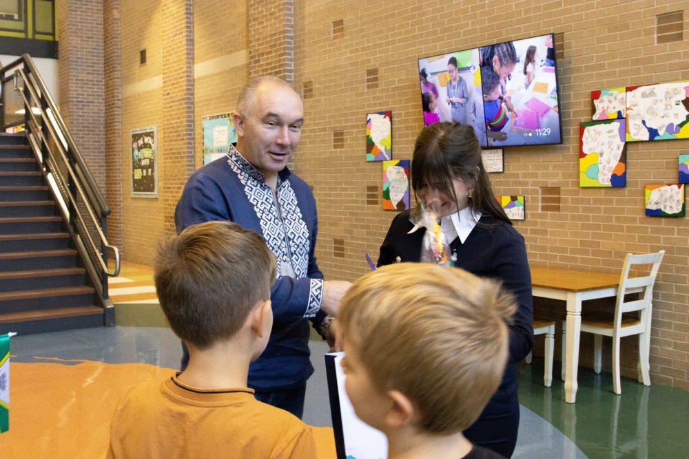 Ukraine Delegate Visits EBE-24 East Brainerd Elementary Ukraine Mayor Visit