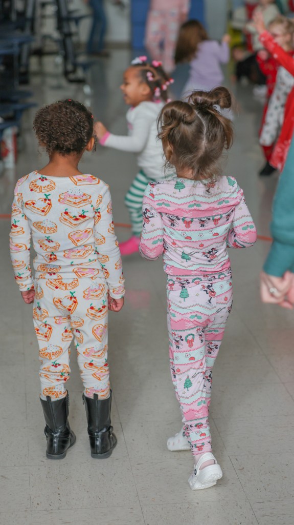 12 19 25 Holiday at Wallace-28