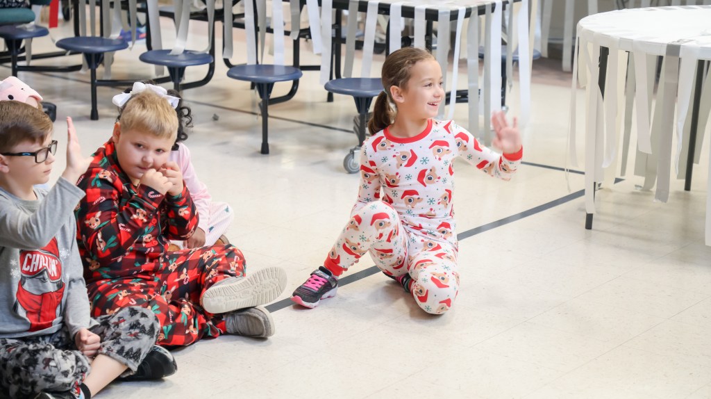 12 19 25 Holiday at Wallace-4