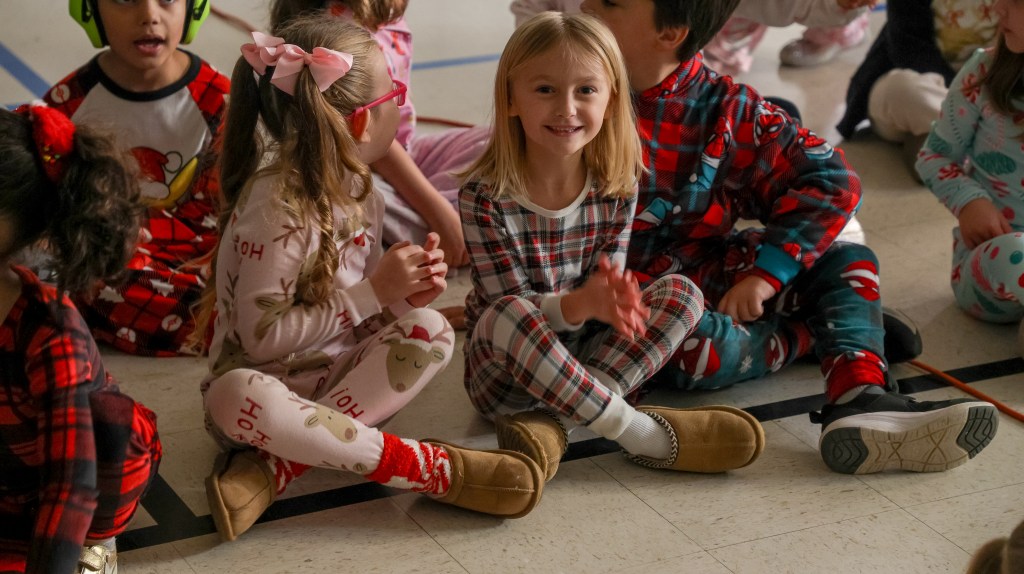 12 19 25 Holiday at Wallace