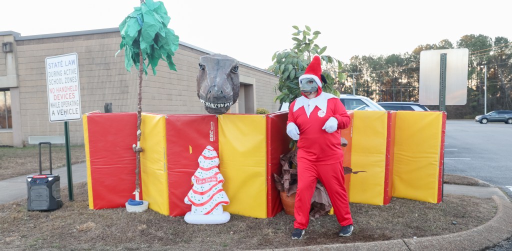 12 25 Elf At Wallace